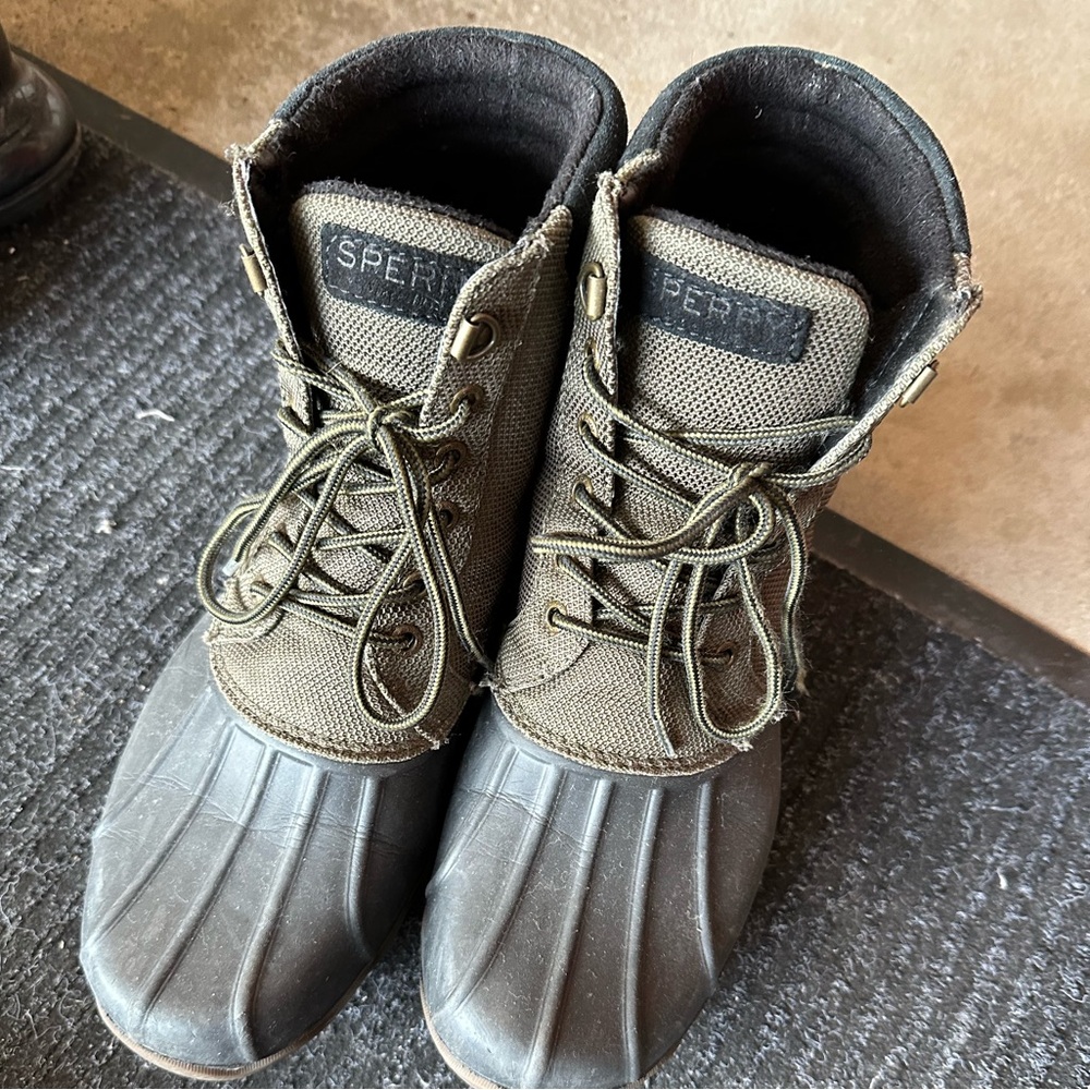 Used great condition Sperry Rain Boots